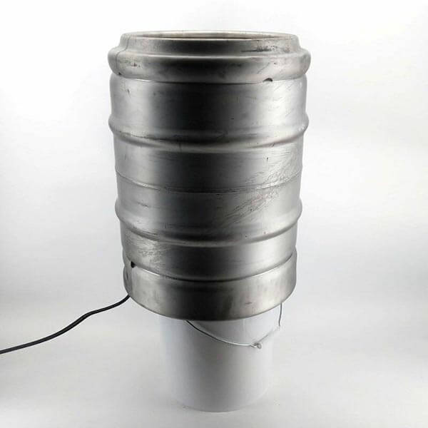 Bucket blaster keg fermenter washer