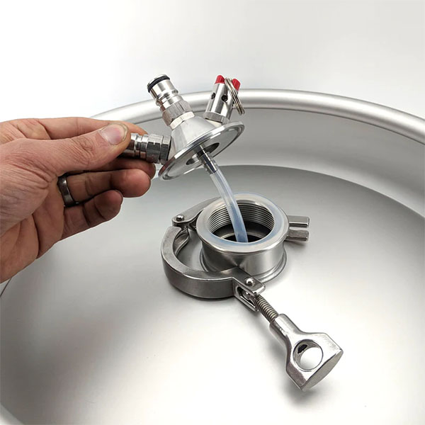 KL10610 - Ball Lock Tapping Head 2 Inch Tri Clover 6 KL10610 Ball lock tapping head 2-inch tri-clover